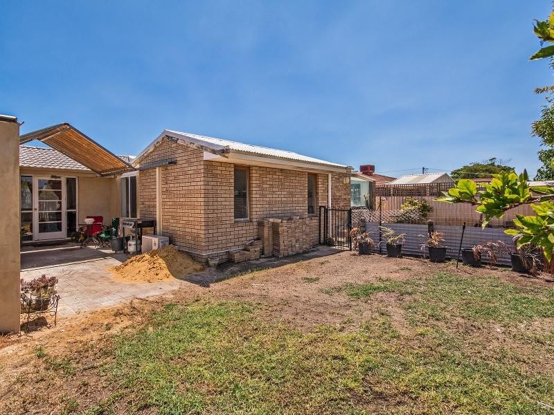 7 Yarle Court, Cooloongup WA 6168