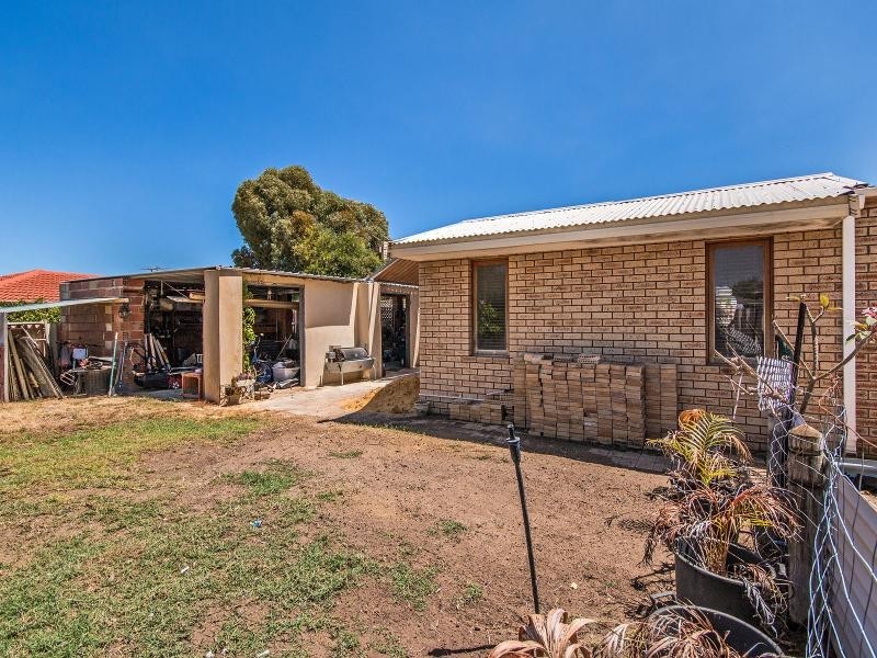 7 Yarle Court, Cooloongup WA 6168