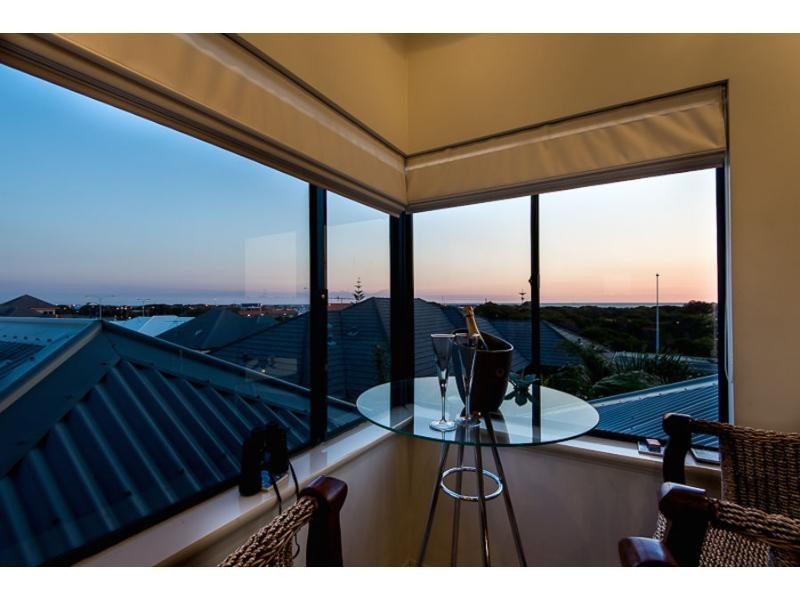 21 Canarias Way, Hillarys WA 6025