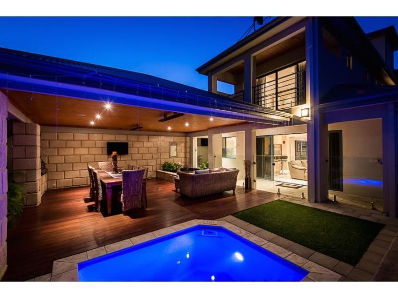 21 Canarias Way, Hillarys WA 6025