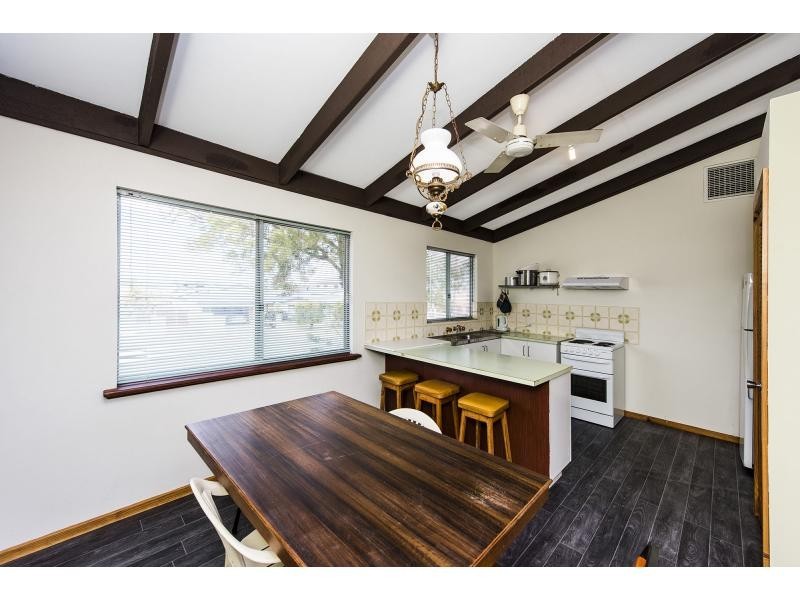 4 Kiap Road, South Yunderup WA 6208