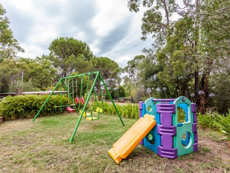 23 Nicholl Street, Glen Forrest WA 6071