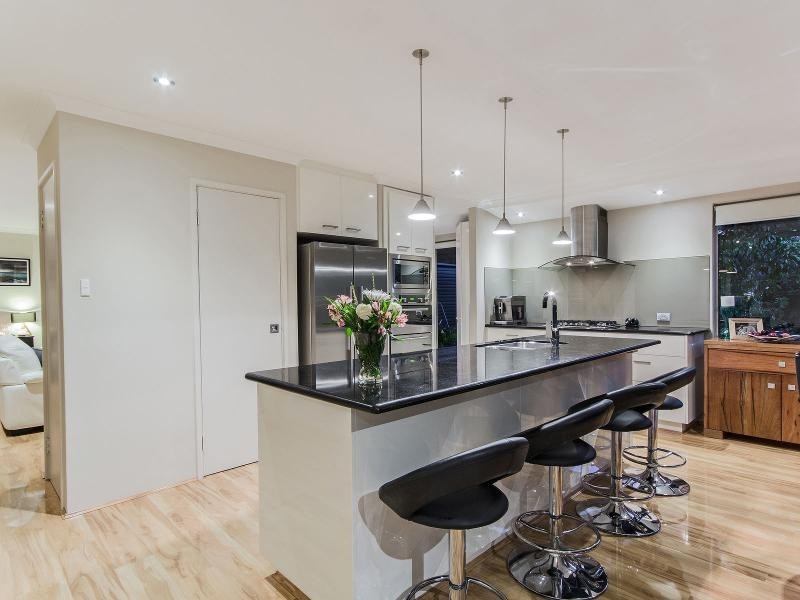 9 Bates Way, Warnbro WA 6169