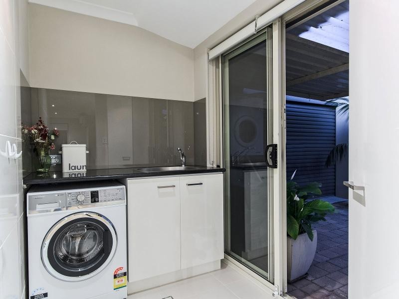 9 Bates Way, Warnbro WA 6169