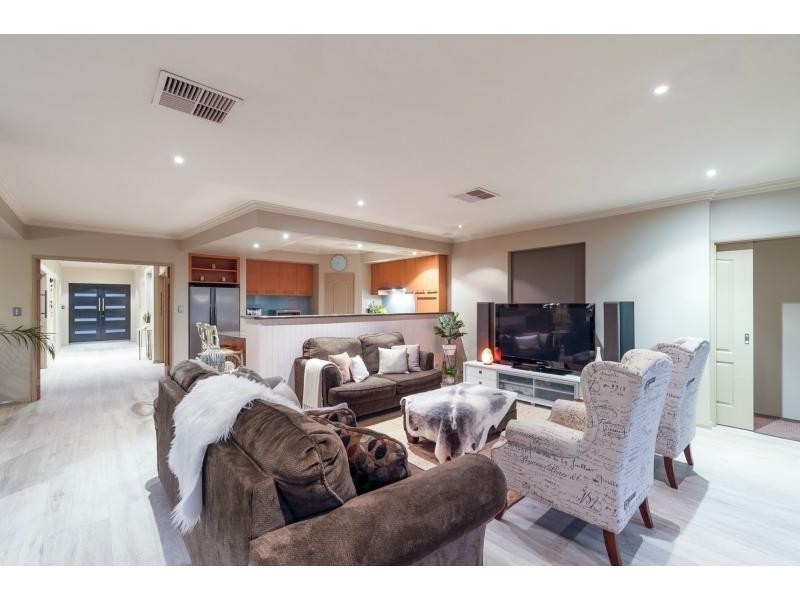 9 Miriam Court, Landsdale WA 6065