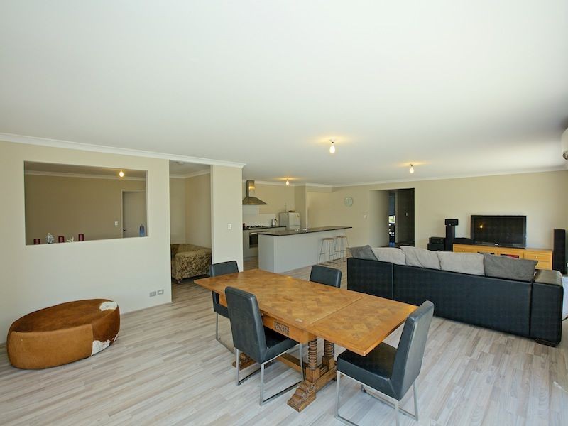 4 Dietes View, Sinagra WA 6065