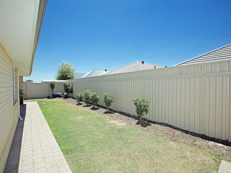 4 Dietes View, Sinagra WA 6065