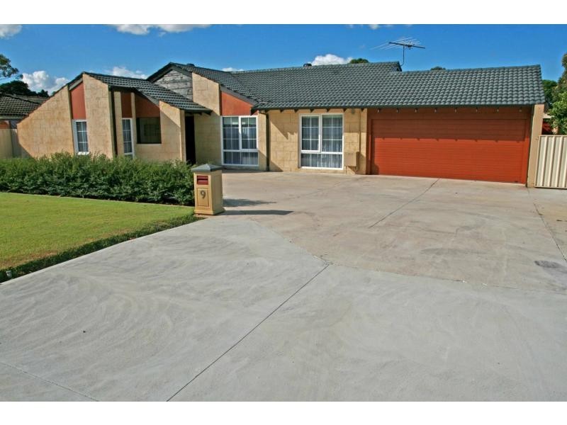 9 Gracechurch Crescent, Leeming WA 6149