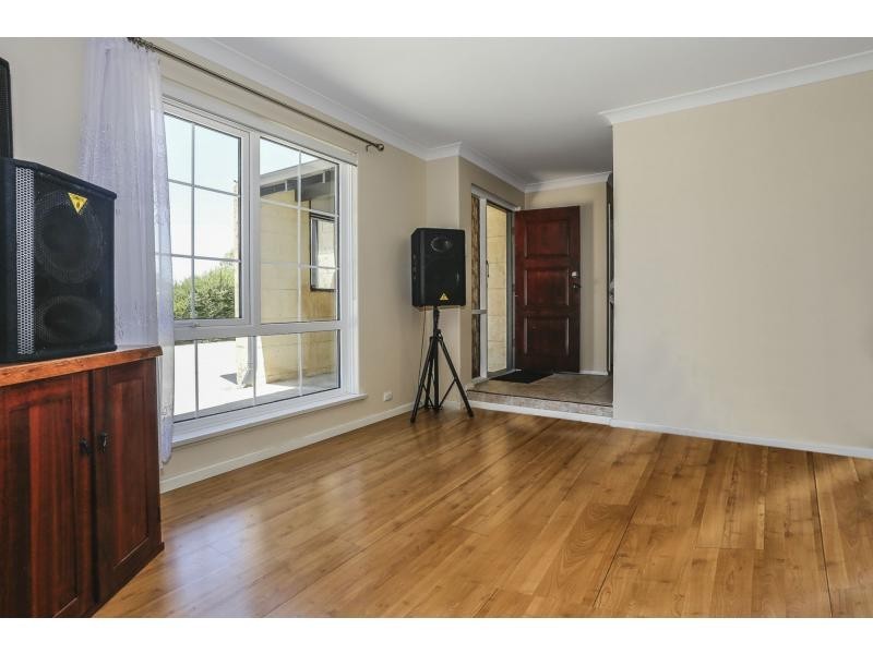 9 Gracechurch Crescent, Leeming WA 6149