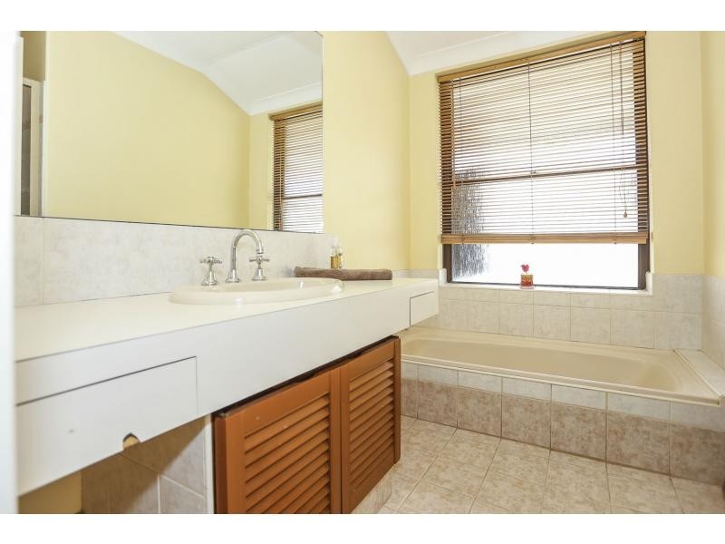 9 Gracechurch Crescent, Leeming WA 6149