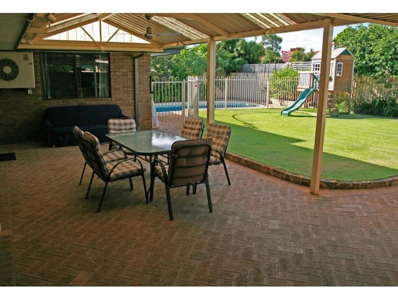 9 Gracechurch Crescent, Leeming WA 6149