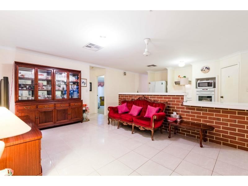 27 Nottingham Gardens, Ballajura WA 6066