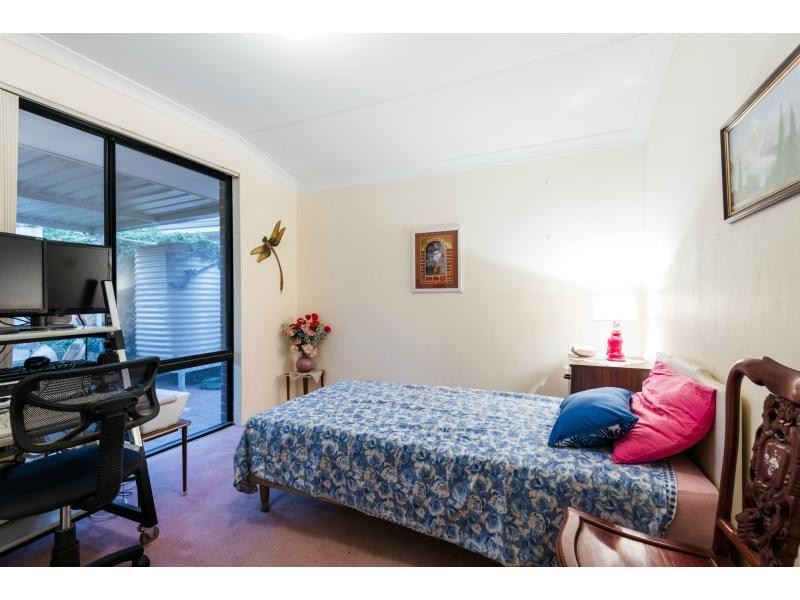 27 Nottingham Gardens, Ballajura WA 6066