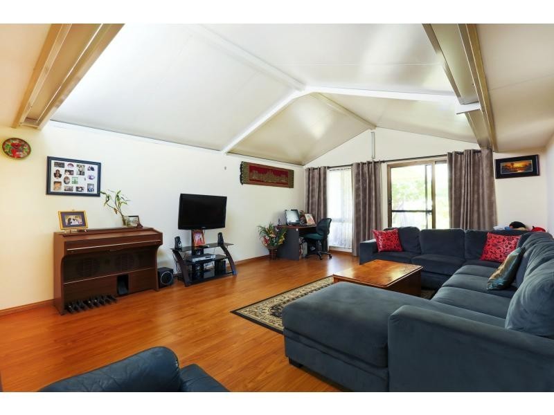 34B Grainger Way, Thornlie WA 6108