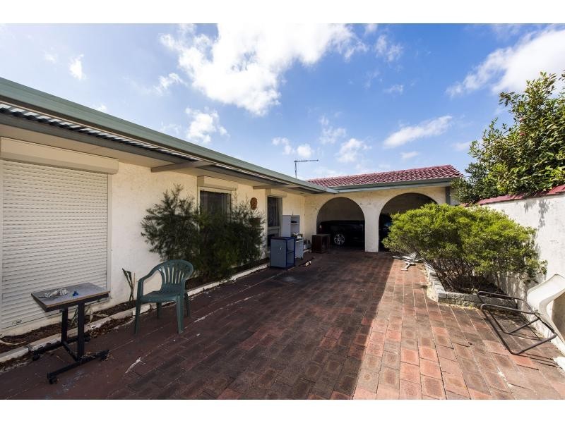 6 Ripplewood Avenue, Thornlie WA 6108