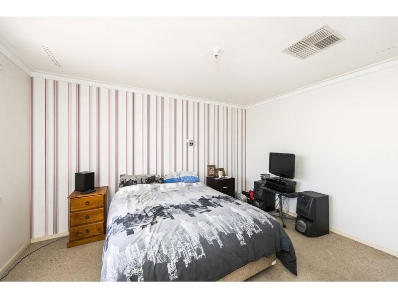 6 Ripplewood Avenue, Thornlie WA 6108