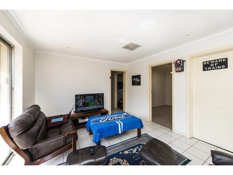 6 Ripplewood Avenue, Thornlie WA 6108