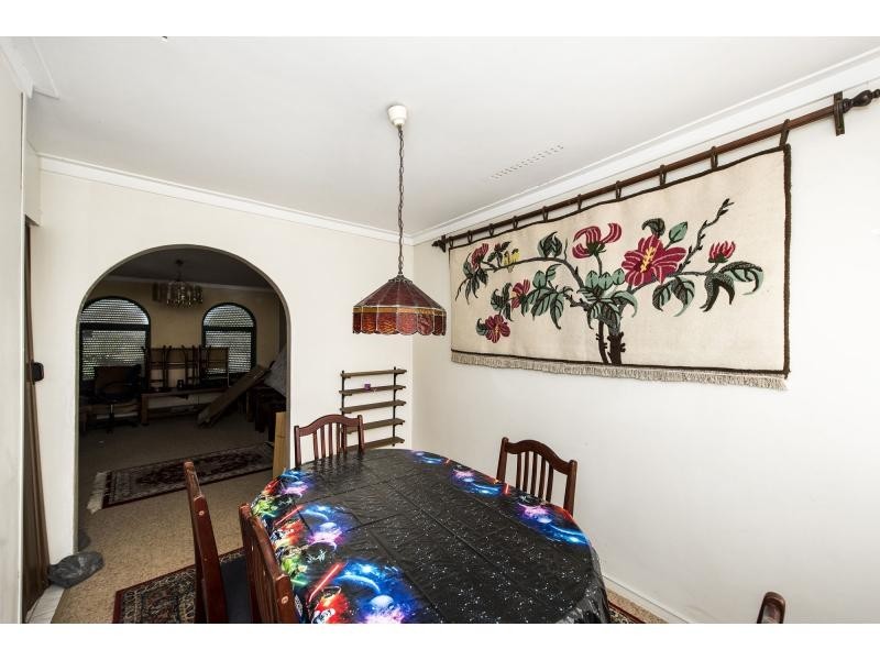 6 Ripplewood Avenue, Thornlie WA 6108