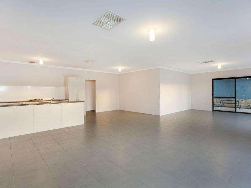 2 Athens Lane, Hocking WA 6065