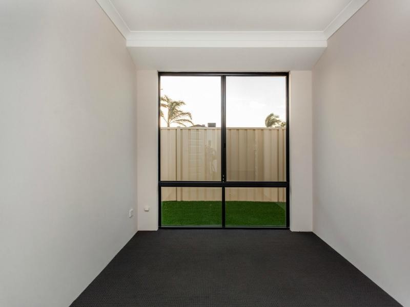 2 Athens Lane, Hocking WA 6065