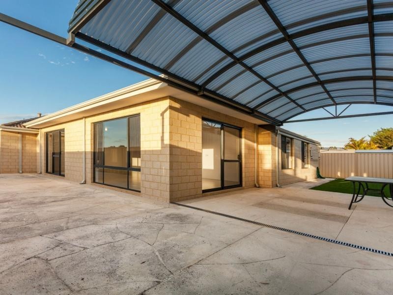 2 Athens Lane, Hocking WA 6065