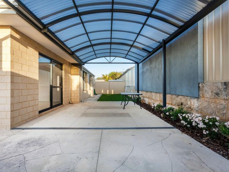 2 Athens Lane, Hocking WA 6065