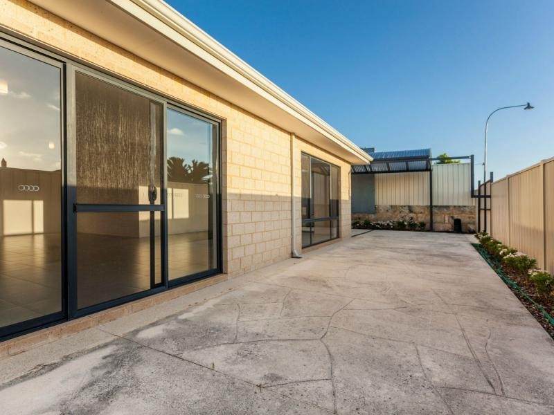 2 Athens Lane, Hocking WA 6065