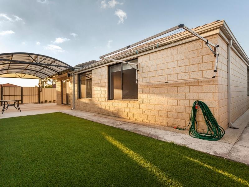 2 Athens Lane, Hocking WA 6065