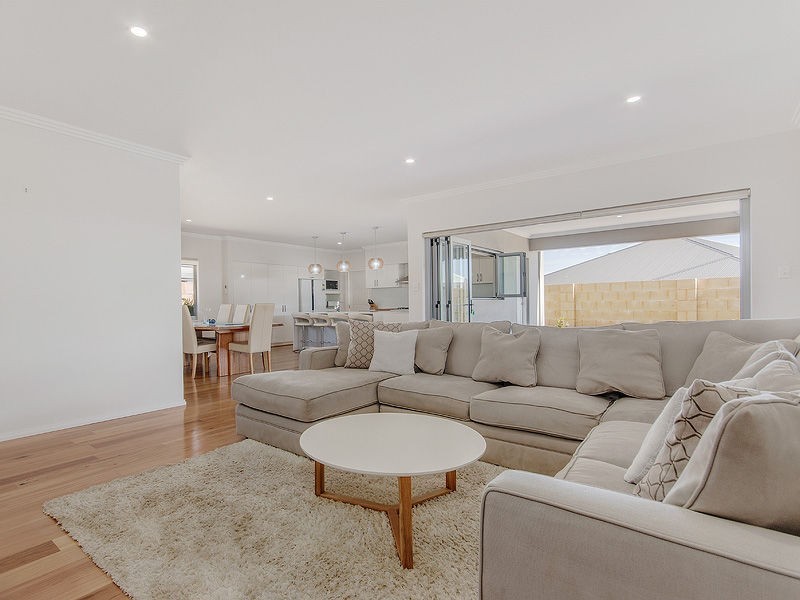 34 Bendalong Boulevard, Secret Harbour WA 6173