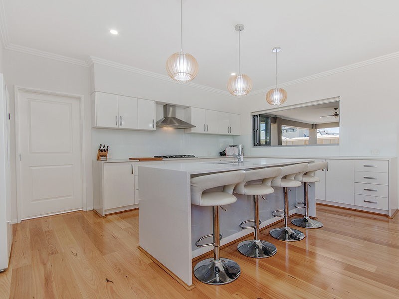 34 Bendalong Boulevard, Secret Harbour WA 6173