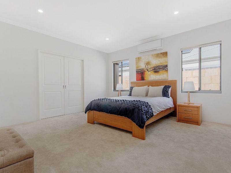 34 Bendalong Boulevard, Secret Harbour WA 6173