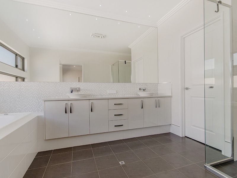 34 Bendalong Boulevard, Secret Harbour WA 6173