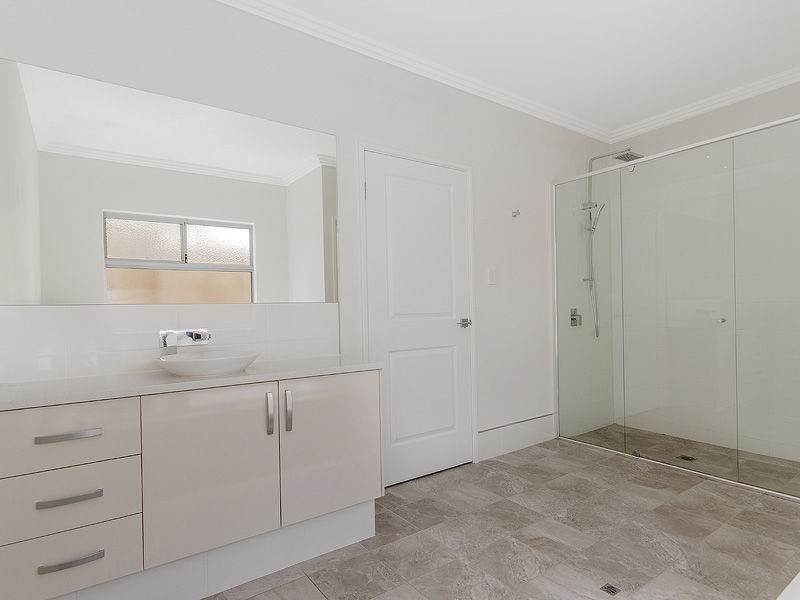 34 Bendalong Boulevard, Secret Harbour WA 6173