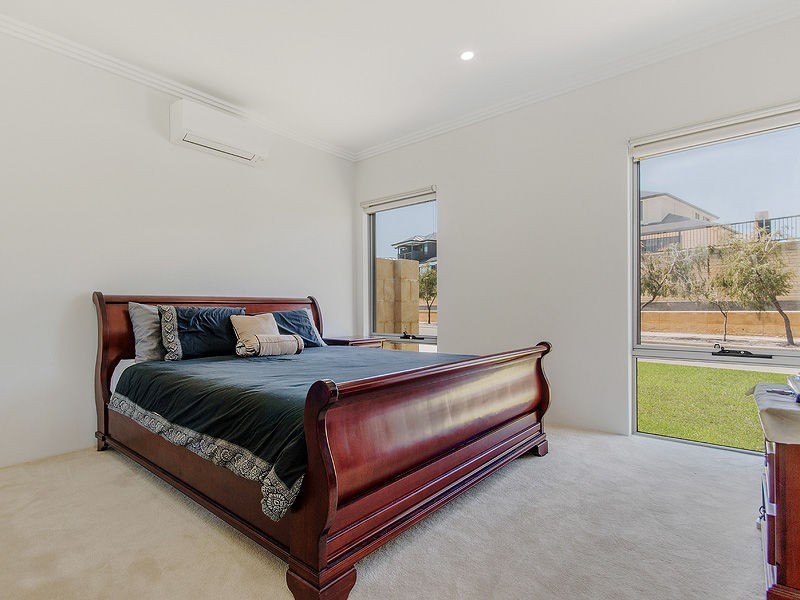 34 Bendalong Boulevard, Secret Harbour WA 6173