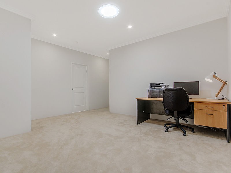 34 Bendalong Boulevard, Secret Harbour WA 6173