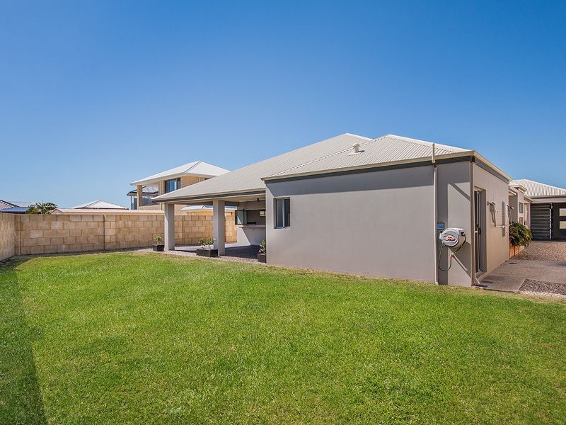 34 Bendalong Boulevard, Secret Harbour WA 6173