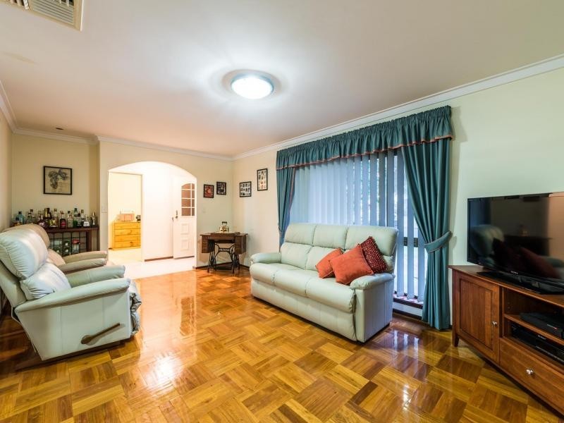 1 Padbury Way, Eden Hill WA 6054