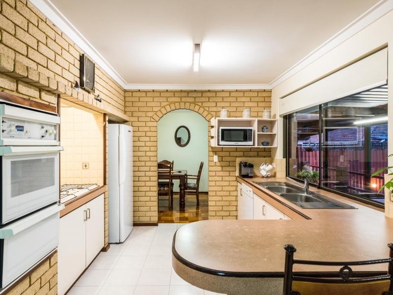 1 Padbury Way, Eden Hill WA 6054