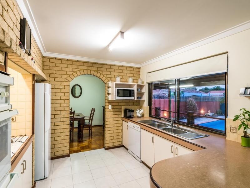 1 Padbury Way, Eden Hill WA 6054