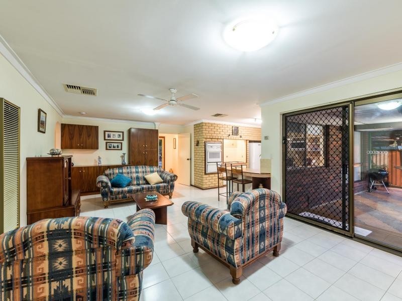 1 Padbury Way, Eden Hill WA 6054