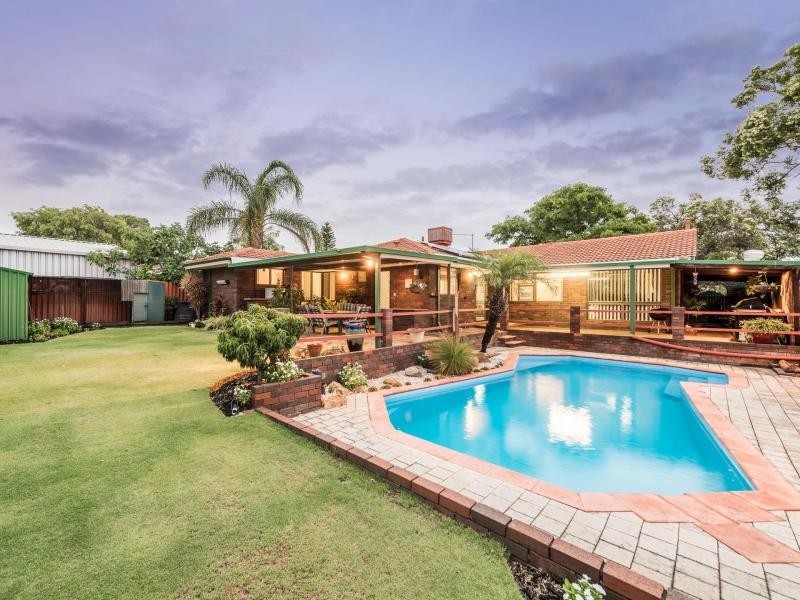 1 Padbury Way, Eden Hill WA 6054