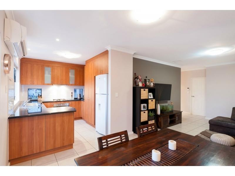 35 Cvitan Bend, Madeley WA 6065