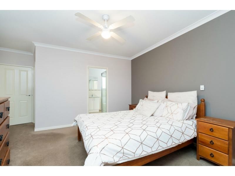 35 Cvitan Bend, Madeley WA 6065