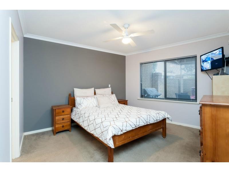 35 Cvitan Bend, Madeley WA 6065