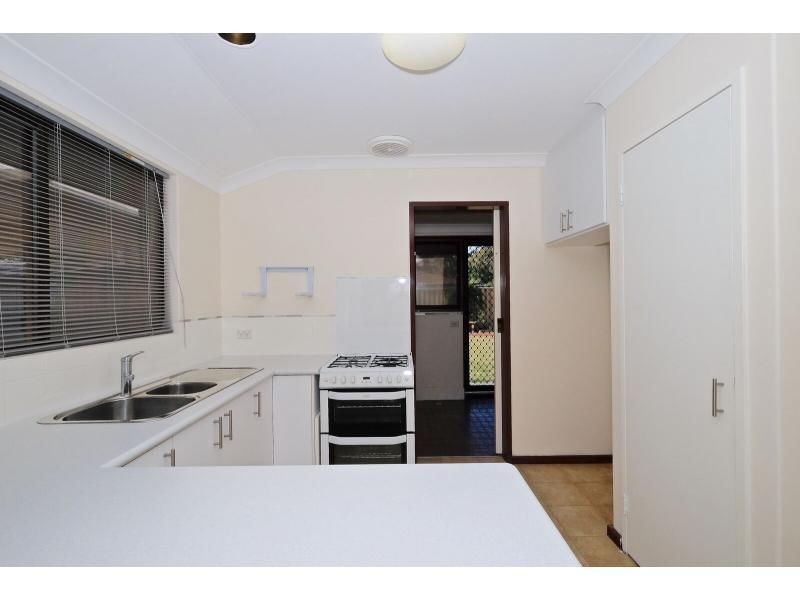 11 The Elbow, Swan View WA 6056