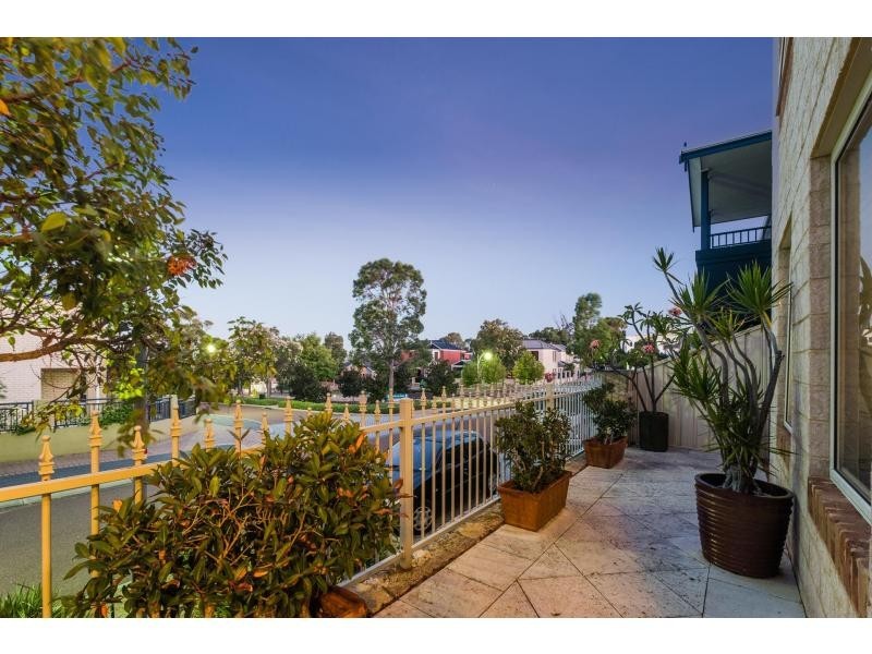16 Sittella Turn, Joondalup WA 6027
