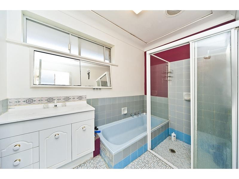 18 Edmund Way, Calista WA 6167
