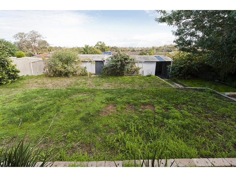 18 Edmund Way, Calista WA 6167