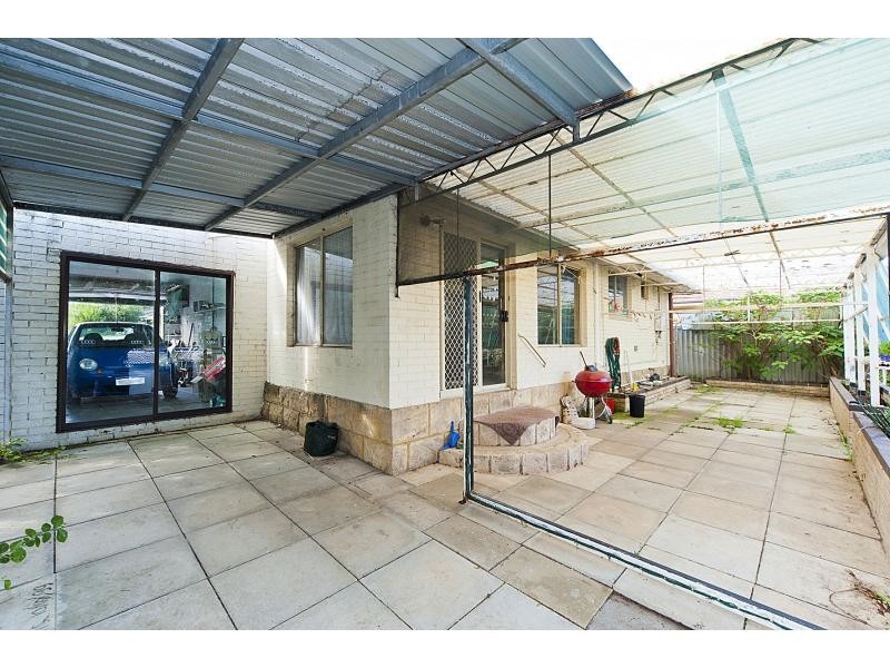 18 Edmund Way, Calista WA 6167