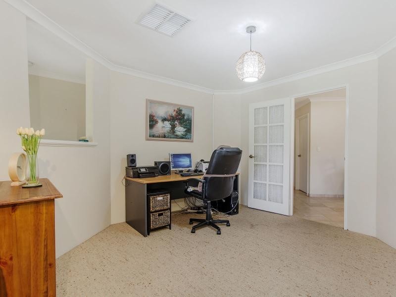 15 Oakdale Close, Safety Bay WA 6169